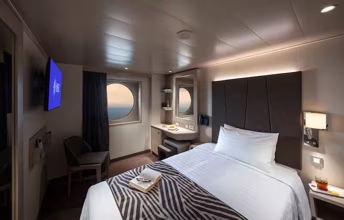 DELUXE INTERIOR, DECKS 15-21 DELUXE INTERIOR, DECKS 15-21