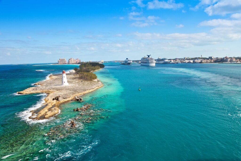 Discover NASSAU while cruising