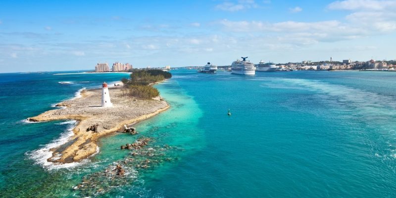 Discover NASSAU while cruising